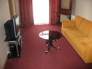 4 person classic 2 room apartment with garden view, queen bed, an extra bed, and private facilities